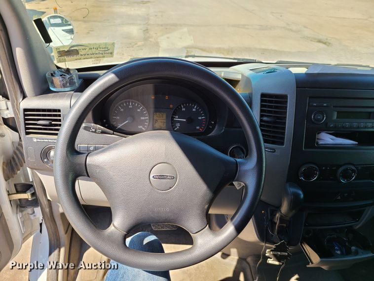 image for item DI6135 2013 Freightliner Sprinter 3500  van