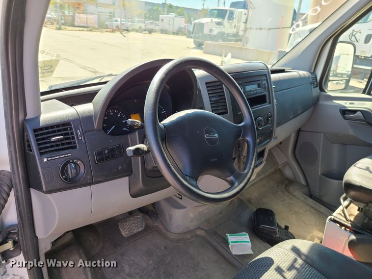 image for item DI6136 2013 Freightliner Sprinter 3500  van