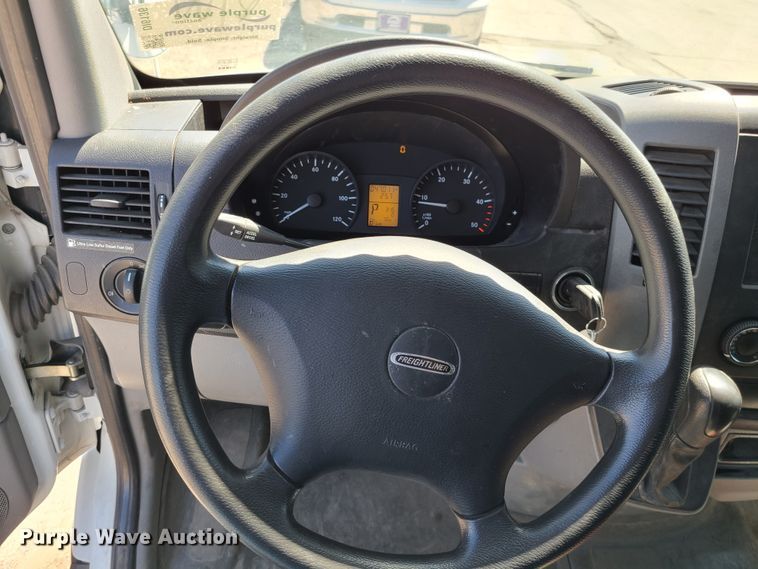 image for item DI6136 2013 Freightliner Sprinter 3500  van