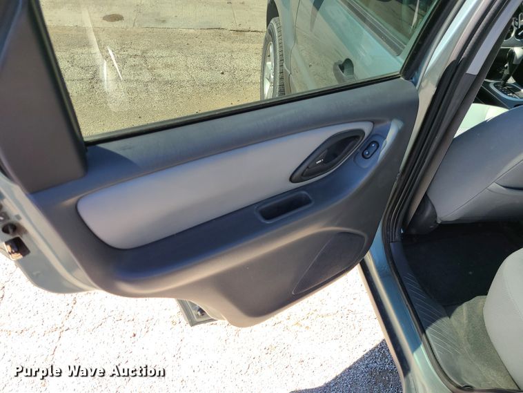 image for item DI6139 2005 Ford Escape  SUV