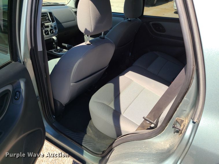 image for item DI6139 2005 Ford Escape  SUV