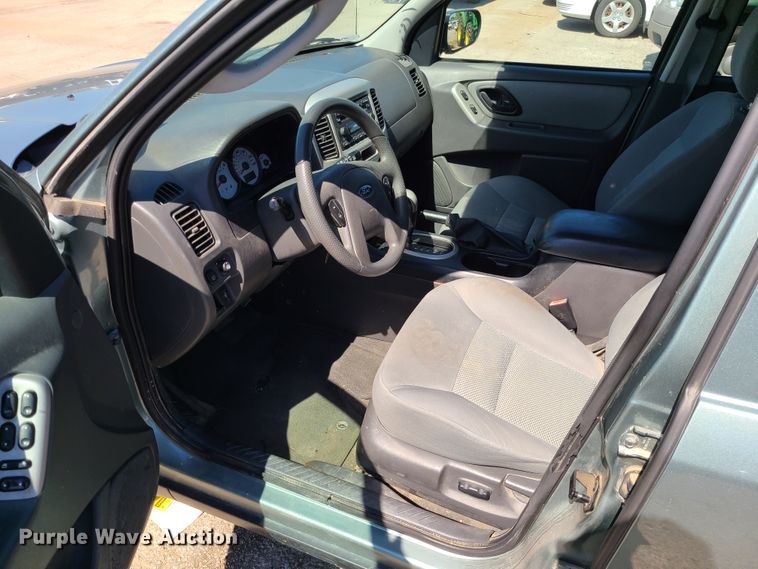 image for item DI6139 2005 Ford Escape  SUV