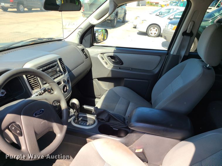 image for item DI6139 2005 Ford Escape  SUV