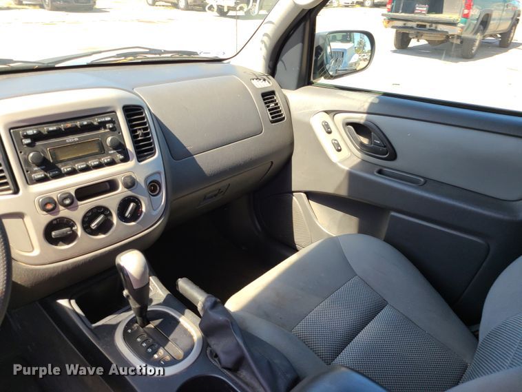 image for item DI6139 2005 Ford Escape  SUV