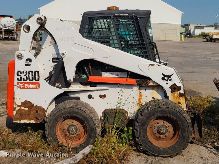 image for item DI6145 2009 Bobcat S300  skid steer loader