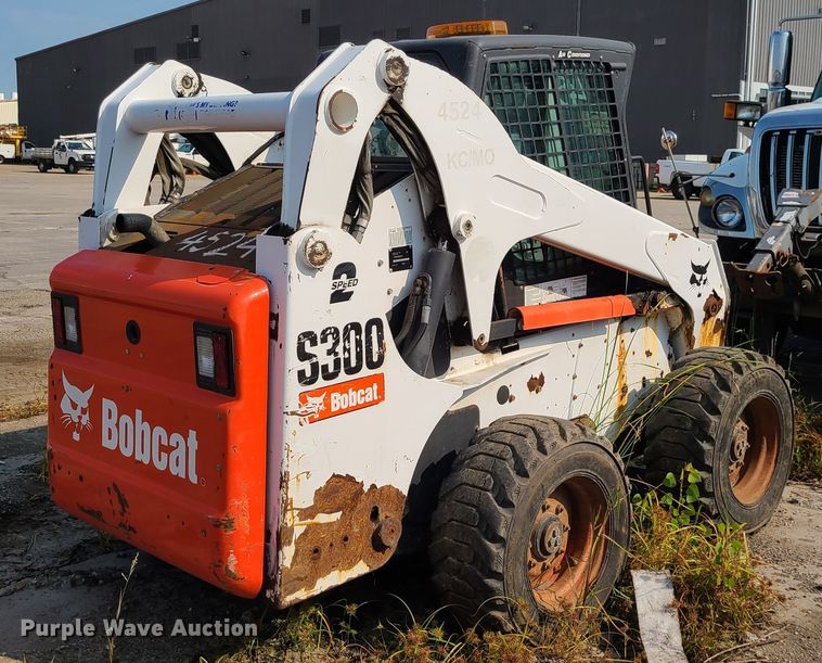 image for item DI6145 2009 Bobcat S300  skid steer loader
