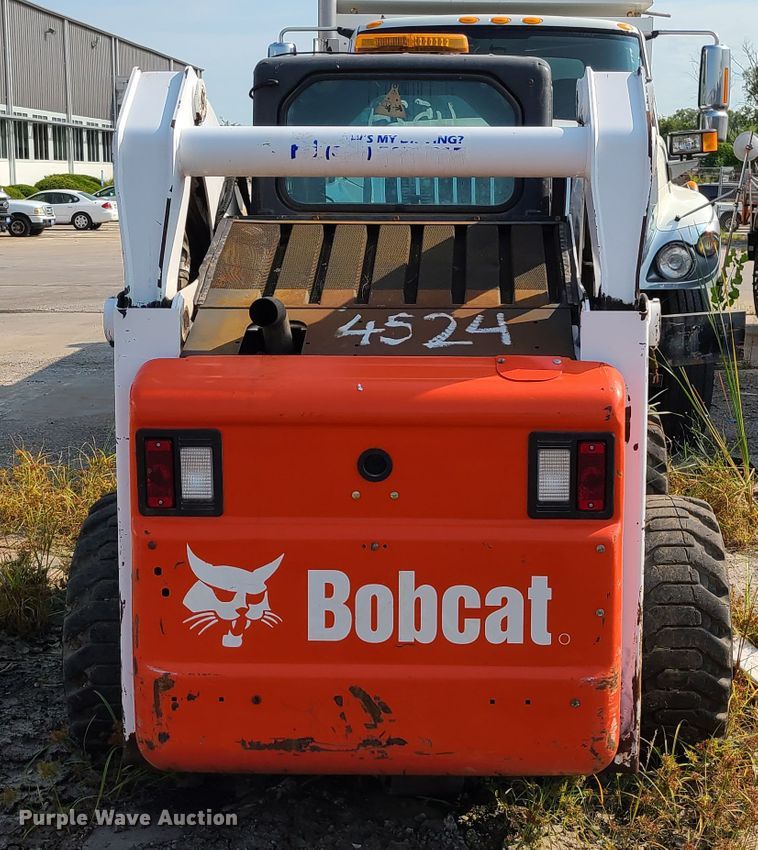 image for item DI6145 2009 Bobcat S300  skid steer loader