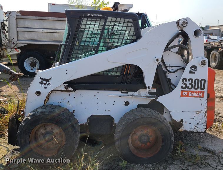 image for item DI6145 2009 Bobcat S300  skid steer loader