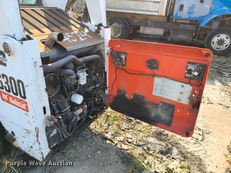 image for item DI6145 2009 Bobcat S300  skid steer loader
