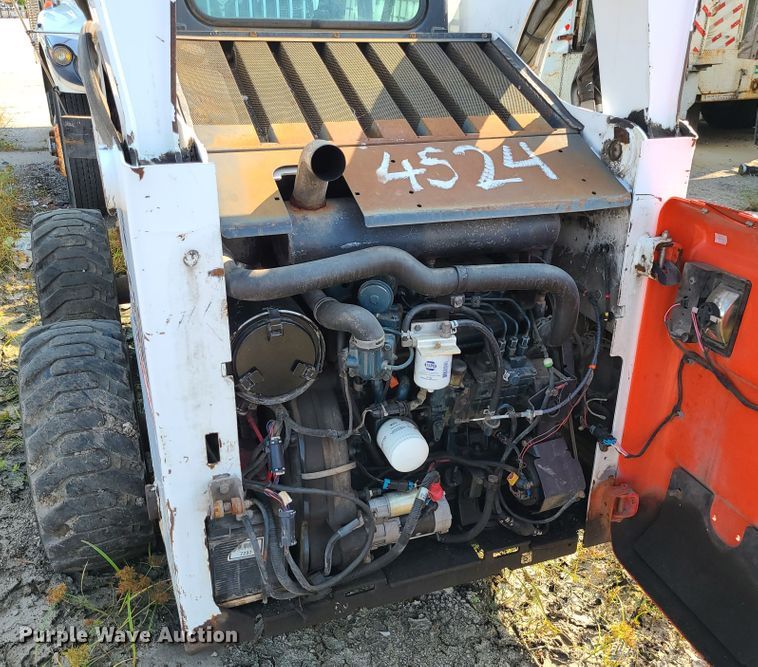 image for item DI6145 2009 Bobcat S300  skid steer loader