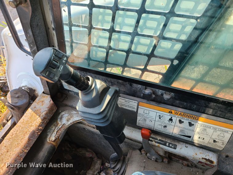 image for item DI6145 2009 Bobcat S300  skid steer loader