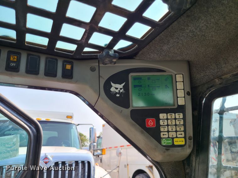 image for item DI6145 2009 Bobcat S300  skid steer loader