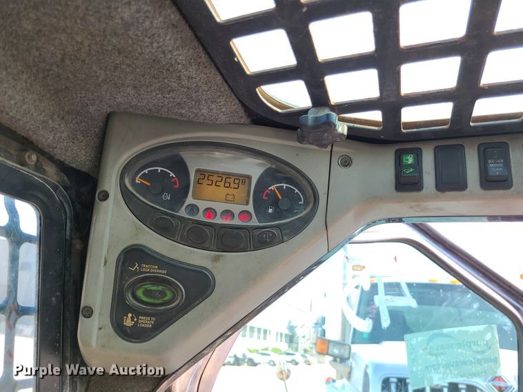 image for item DI6145 2009 Bobcat S300  skid steer loader