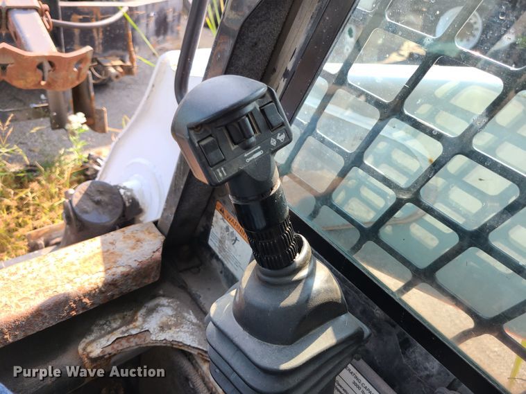 image for item DI6145 2009 Bobcat S300  skid steer loader