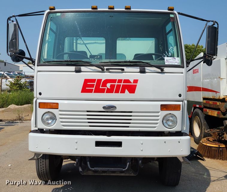 image for item DI6152 2007 Sterling SC8000  street sweeper truck