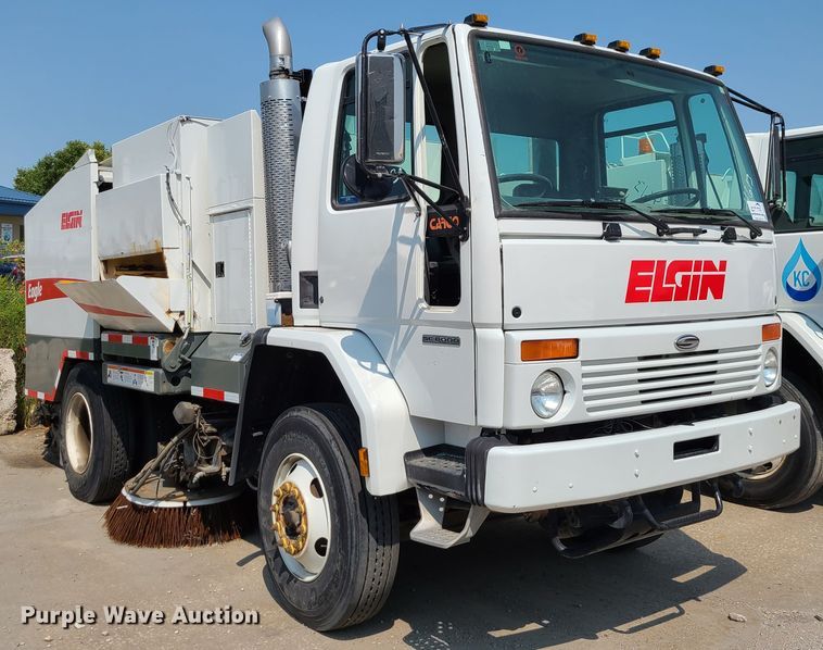 image for item DI6152 2007 Sterling SC8000  street sweeper truck