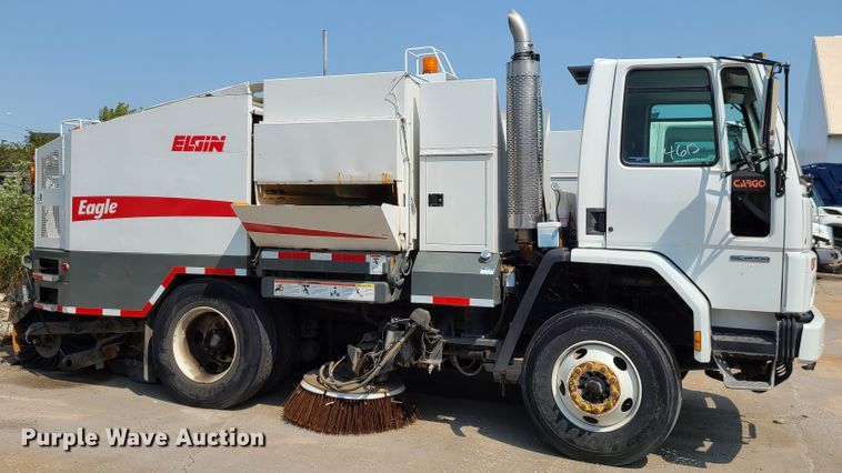 image for item DI6152 2007 Sterling SC8000  street sweeper truck