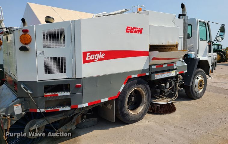 image for item DI6152 2007 Sterling SC8000  street sweeper truck