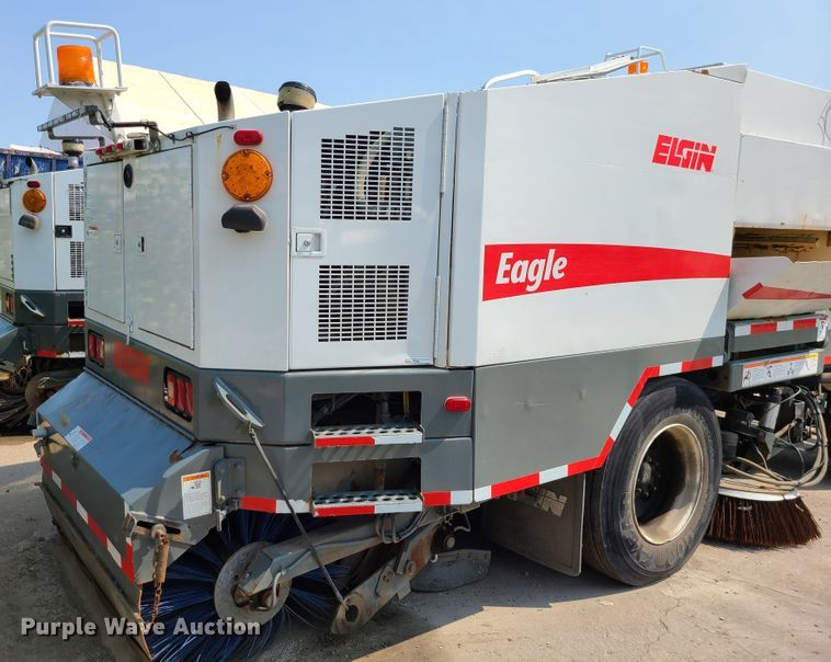 image for item DI6152 2007 Sterling SC8000  street sweeper truck