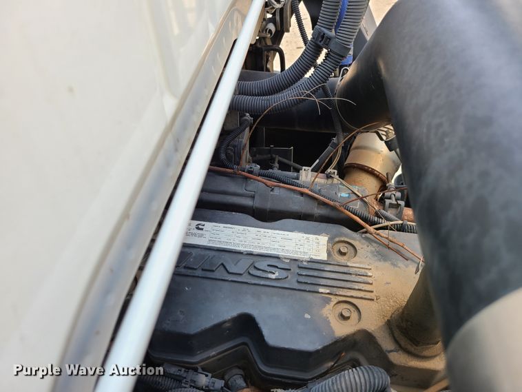 image for item DI6152 2007 Sterling SC8000  street sweeper truck