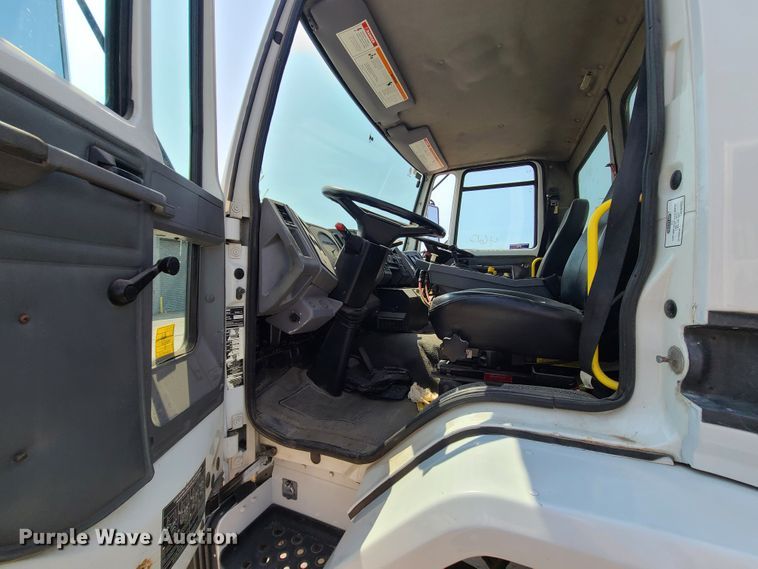 image for item DI6152 2007 Sterling SC8000  street sweeper truck