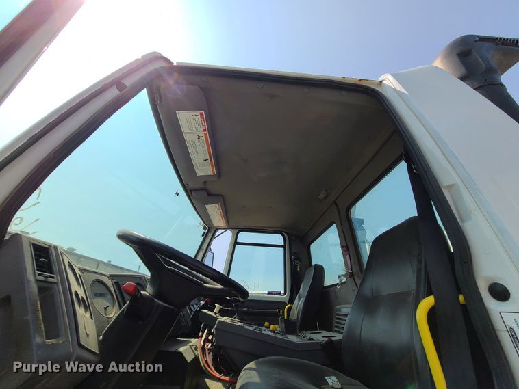 image for item DI6152 2007 Sterling SC8000  street sweeper truck