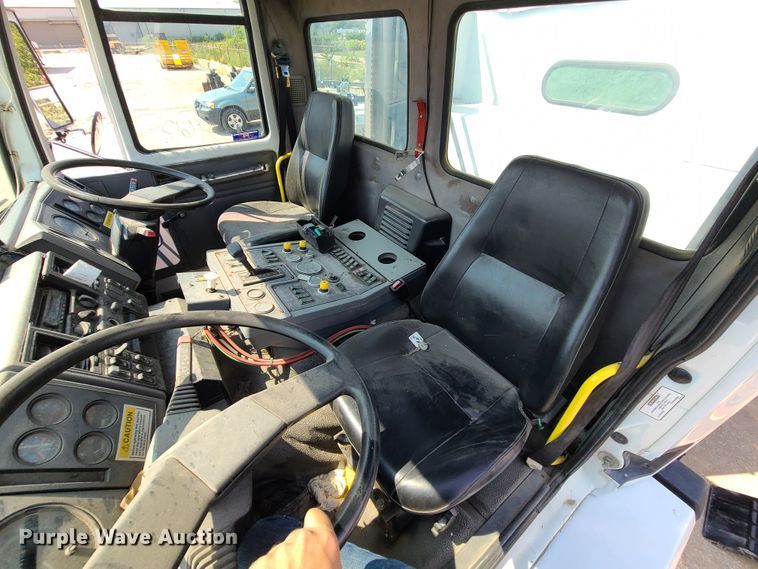 image for item DI6152 2007 Sterling SC8000  street sweeper truck