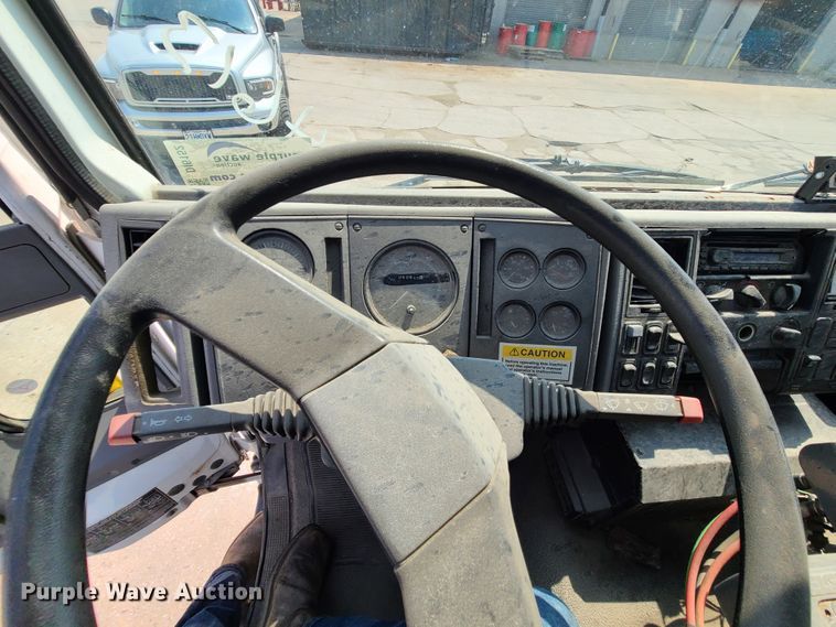 image for item DI6152 2007 Sterling SC8000  street sweeper truck