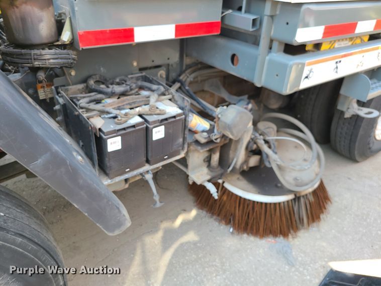 image for item DI6152 2007 Sterling SC8000  street sweeper truck