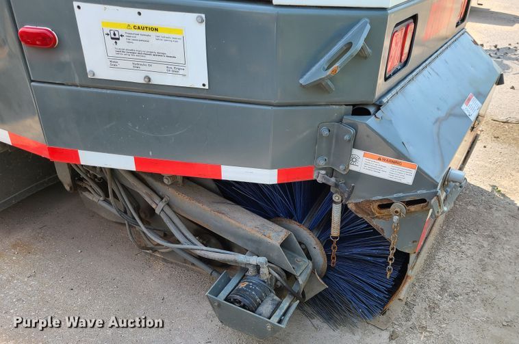 image for item DI6152 2007 Sterling SC8000  street sweeper truck