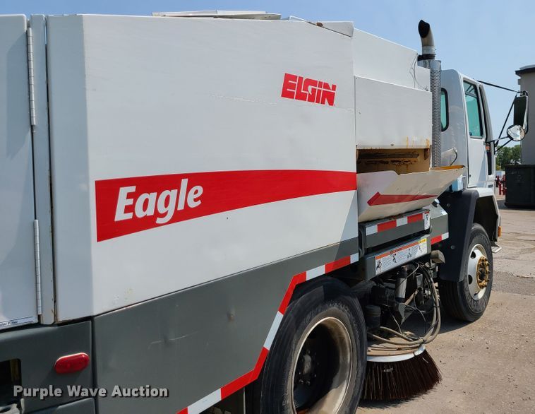 image for item DI6152 2007 Sterling SC8000  street sweeper truck