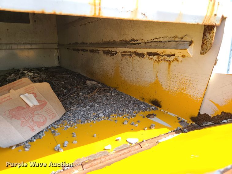 image for item DI6152 2007 Sterling SC8000  street sweeper truck