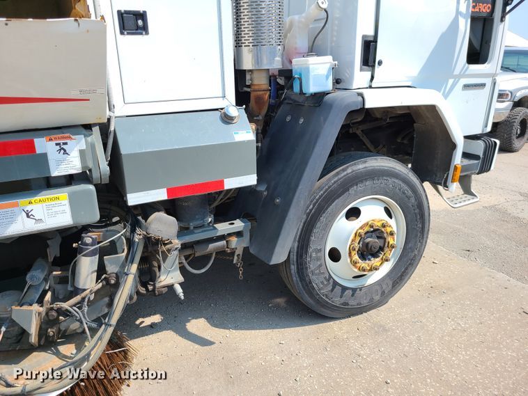 image for item DI6152 2007 Sterling SC8000  street sweeper truck