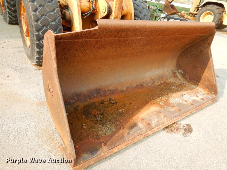 image for item DI6169 1996 Case 621B  wheel loader