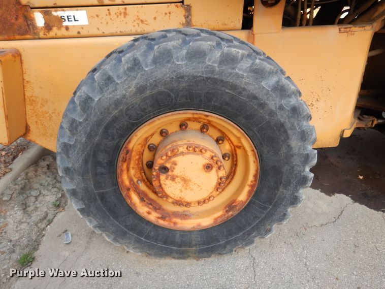 image for item DI6169 1996 Case 621B  wheel loader