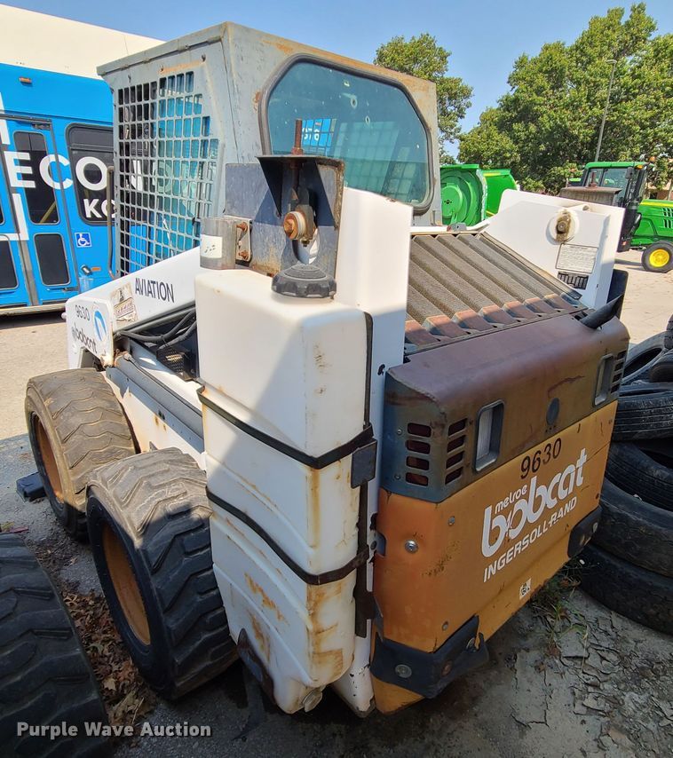 image for item DI6172 Bobcat 863  skid steer loader