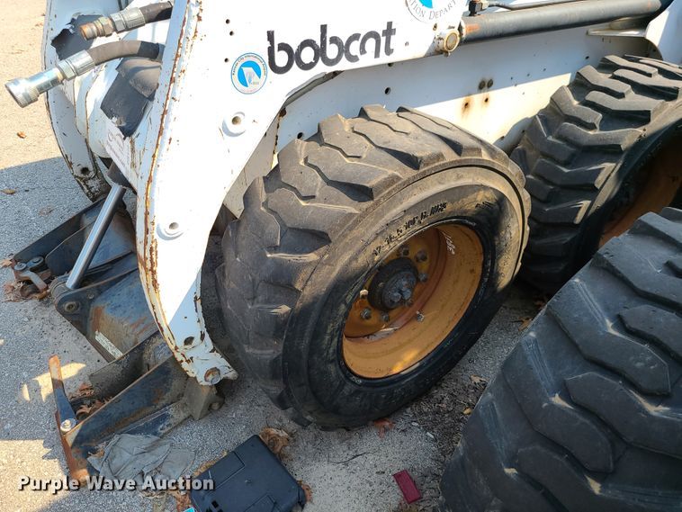 image for item DI6172 Bobcat 863  skid steer loader