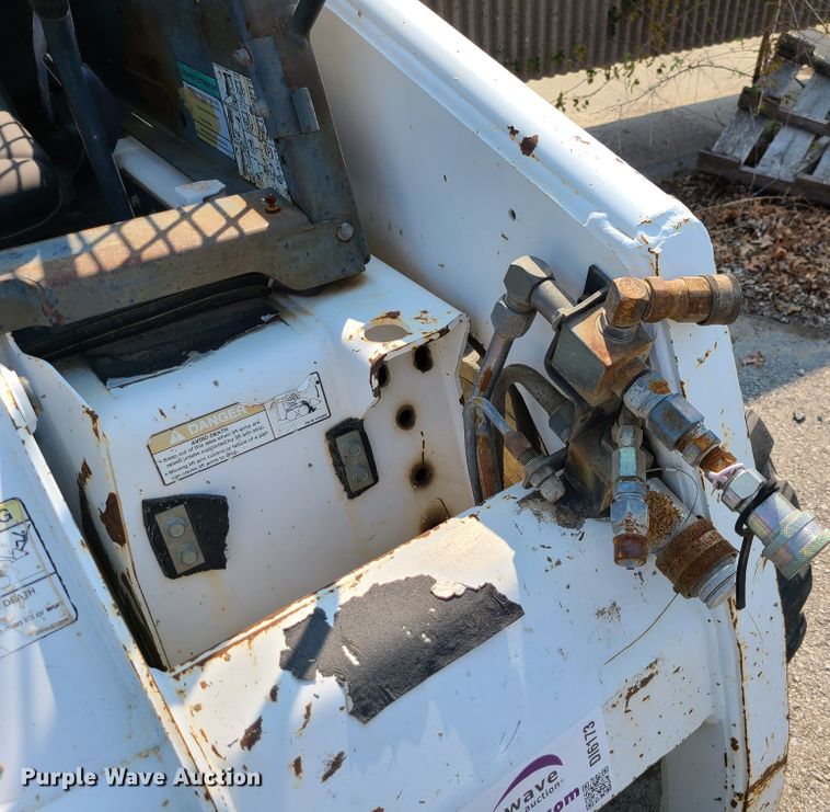 image for item DI6173 Bobcat 863  skid steer loader