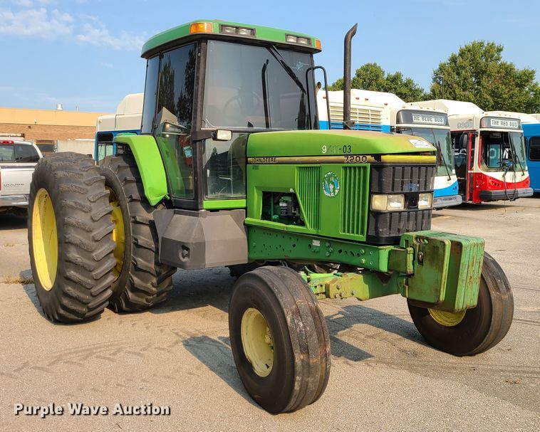 image for item DI6187 1994 John Deere 7200  tractor