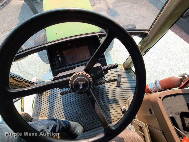 image for item DI6187 1994 John Deere 7200  tractor