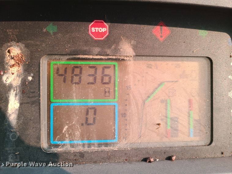 image for item DI6187 1994 John Deere 7200  tractor