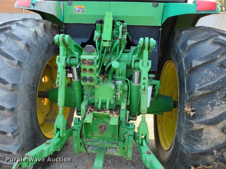 image for item DI6187 1994 John Deere 7200  tractor