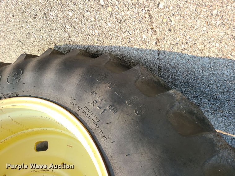 image for item DI6187 1994 John Deere 7200  tractor