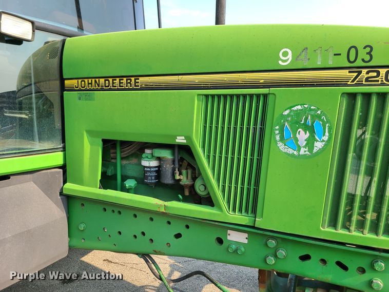 image for item DI6187 1994 John Deere 7200  tractor