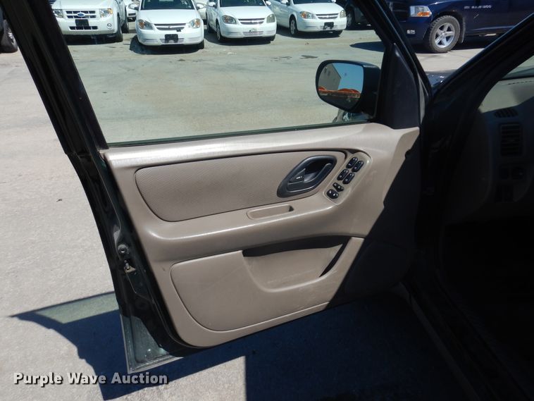 image for item DL8761 2002 Ford Escape  SUV