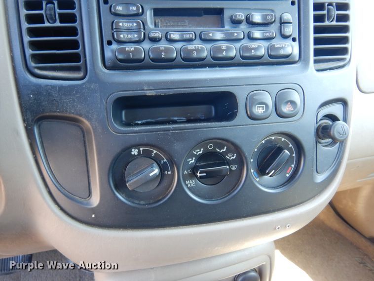 image for item DL8761 2002 Ford Escape  SUV