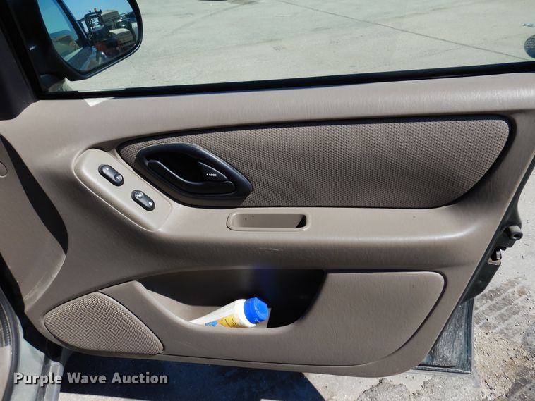 image for item DL8761 2002 Ford Escape  SUV