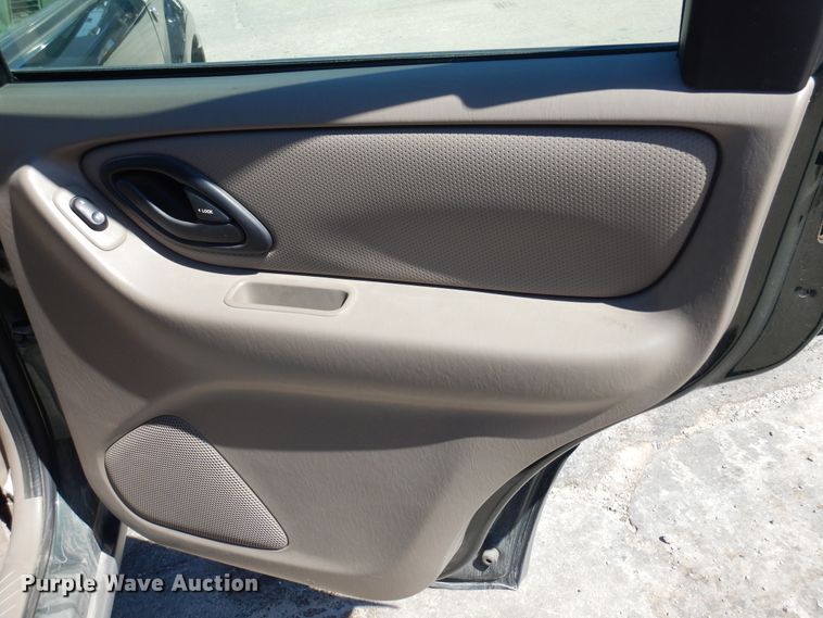 image for item DL8761 2002 Ford Escape  SUV