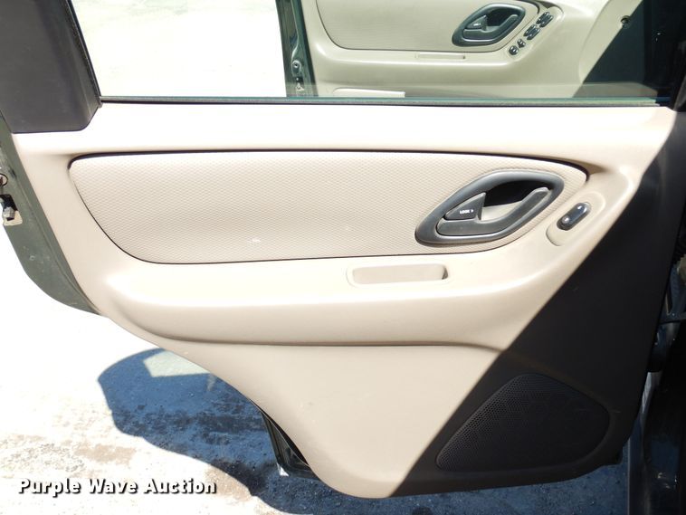 image for item DL8761 2002 Ford Escape  SUV