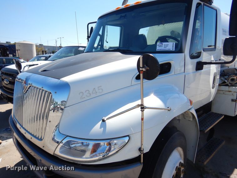 image for item DM5044 2013 International 4300  sewer rodder truck